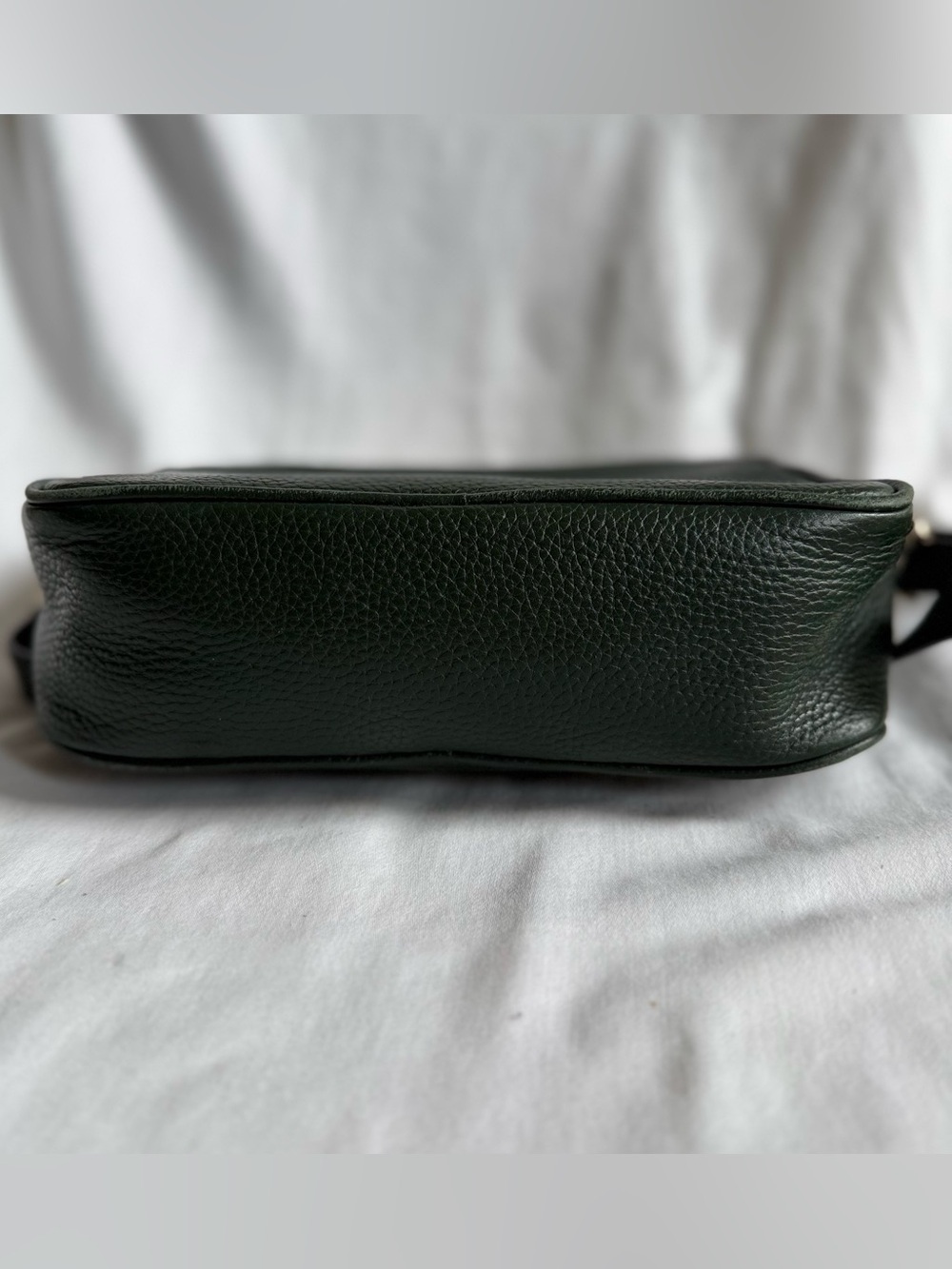 kate spade Deep Evergreen Pebbled Leather Polly Medium Camera Bag - Picture 4 of 11